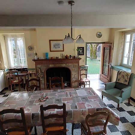 Maison De Famille Razecueille Bagian luar foto